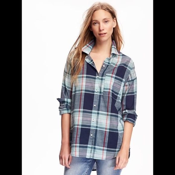 Old navy boyfriend plaid button down - Picture 4 of 6